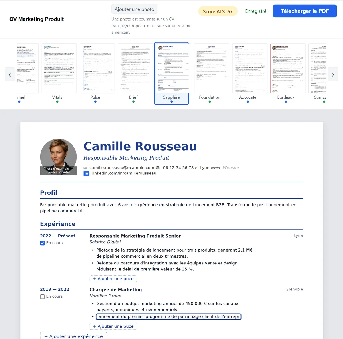 Le créateur de CV cvgenerator.io en cours de modification, avec la barre d'outils, le sélecteur de modèles et un CV en cours de rédaction