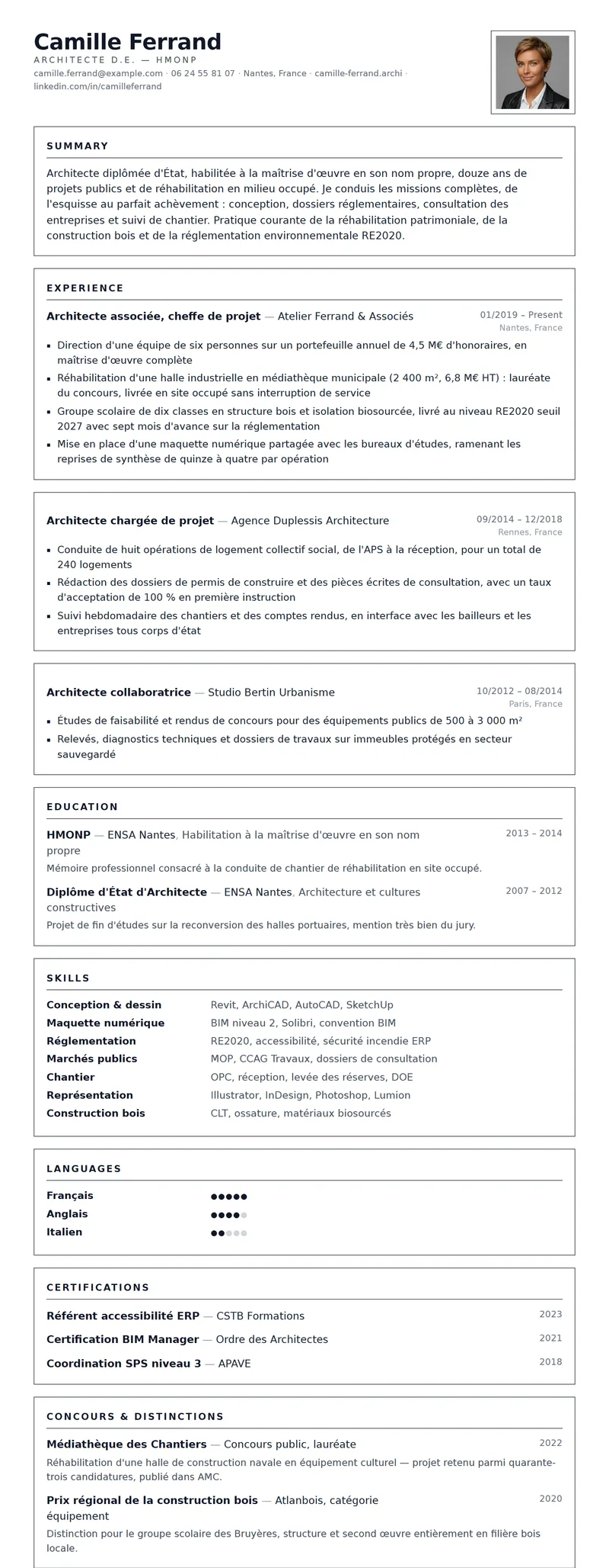 Full preview of the Atrium resume template