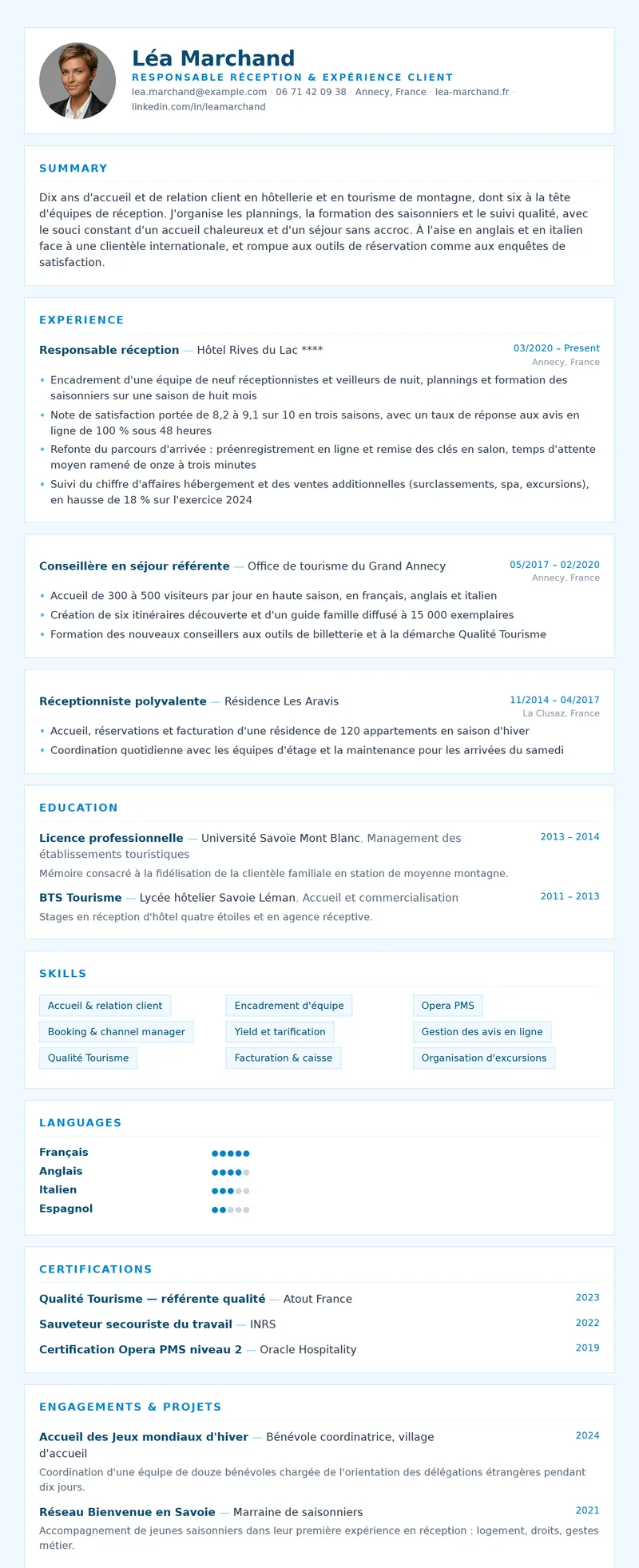 Full preview of the Azur resume template