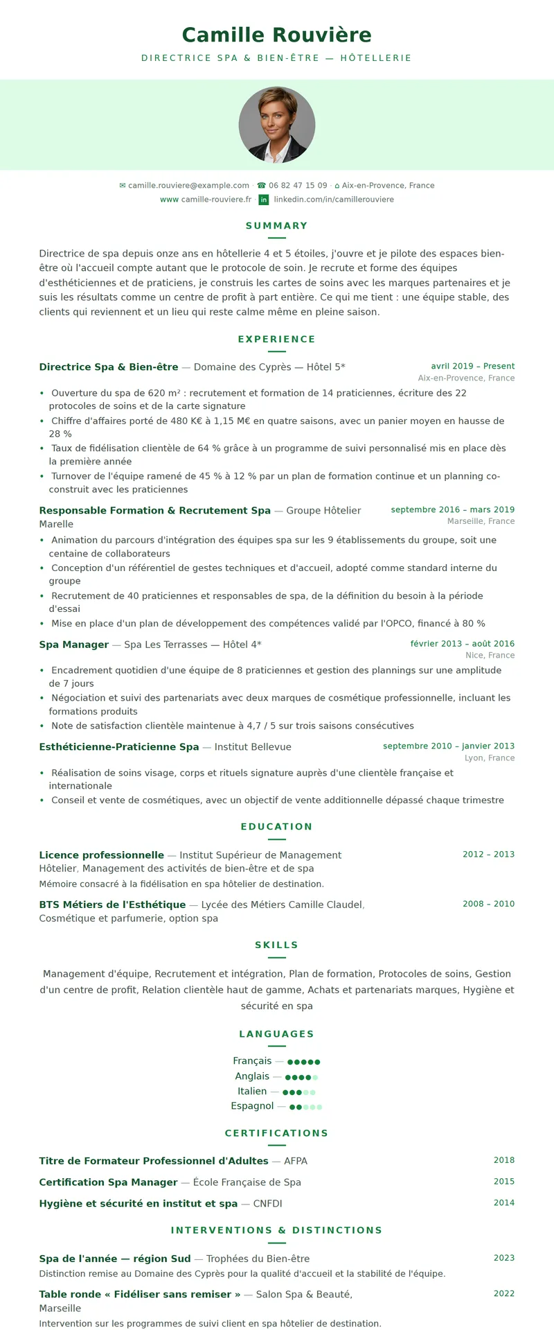 Full preview of the Céladon resume template